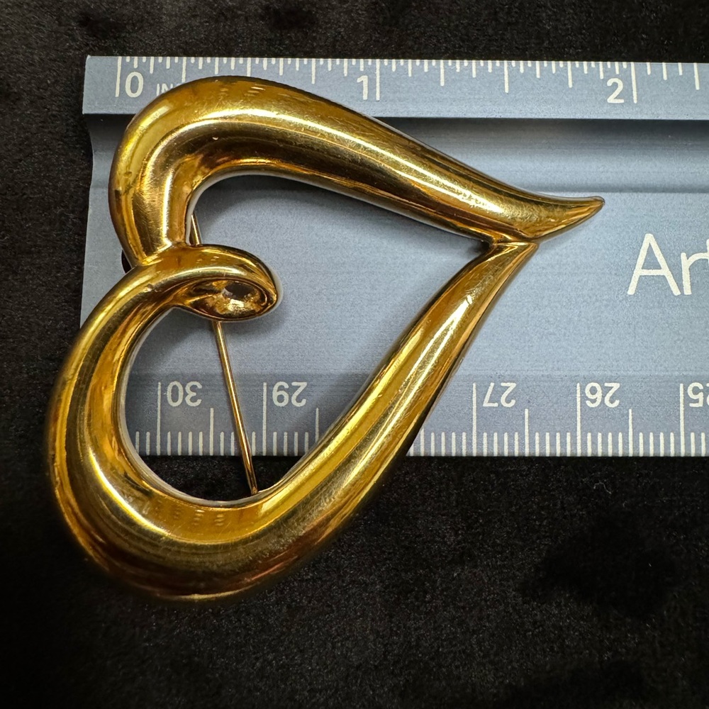 Vintage Gold Tone Heart Brooch - Picture 2 of 3